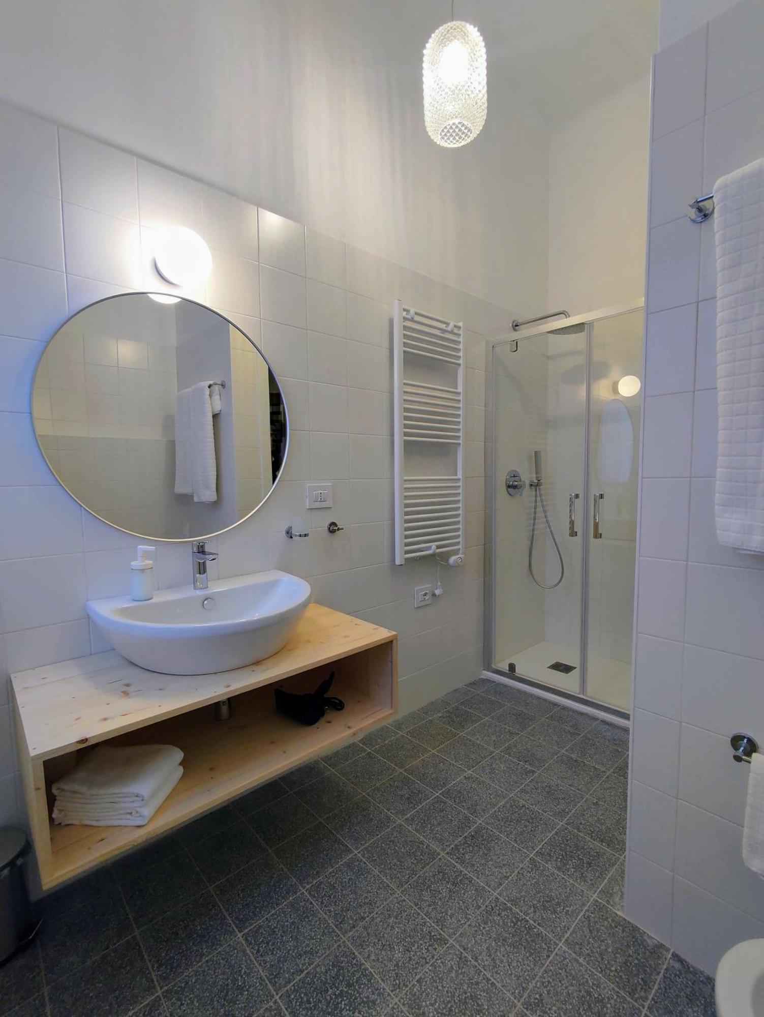 Lostabile Guesthouse & Coworking Bari Kültér fotó