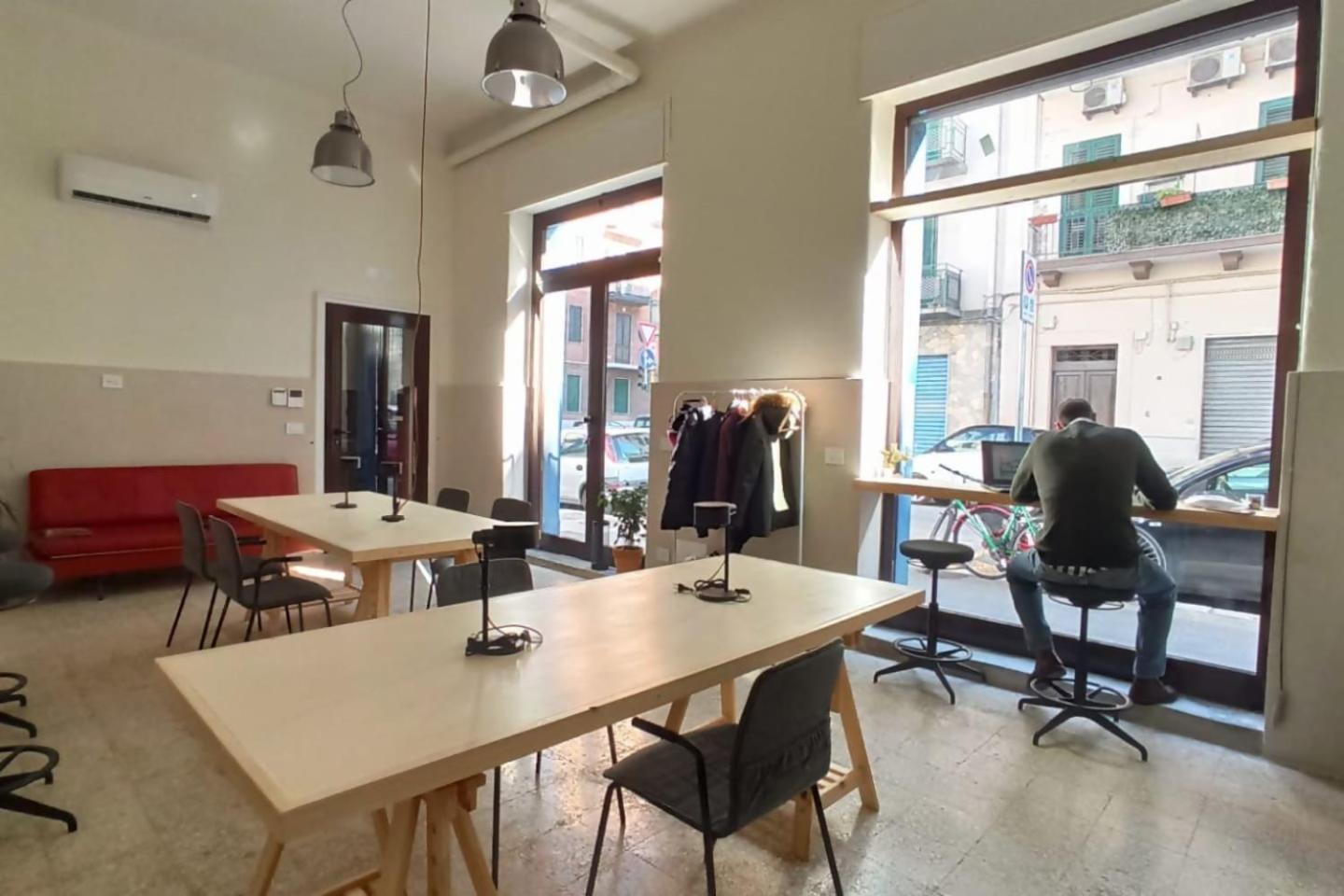 Lostabile Guesthouse & Coworking Bari Kültér fotó
