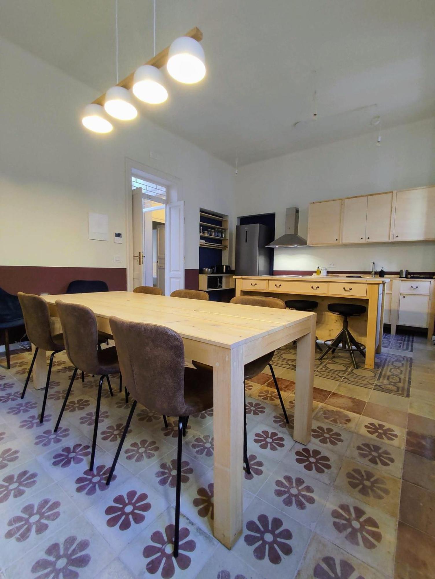 Lostabile Guesthouse & Coworking Bari Kültér fotó